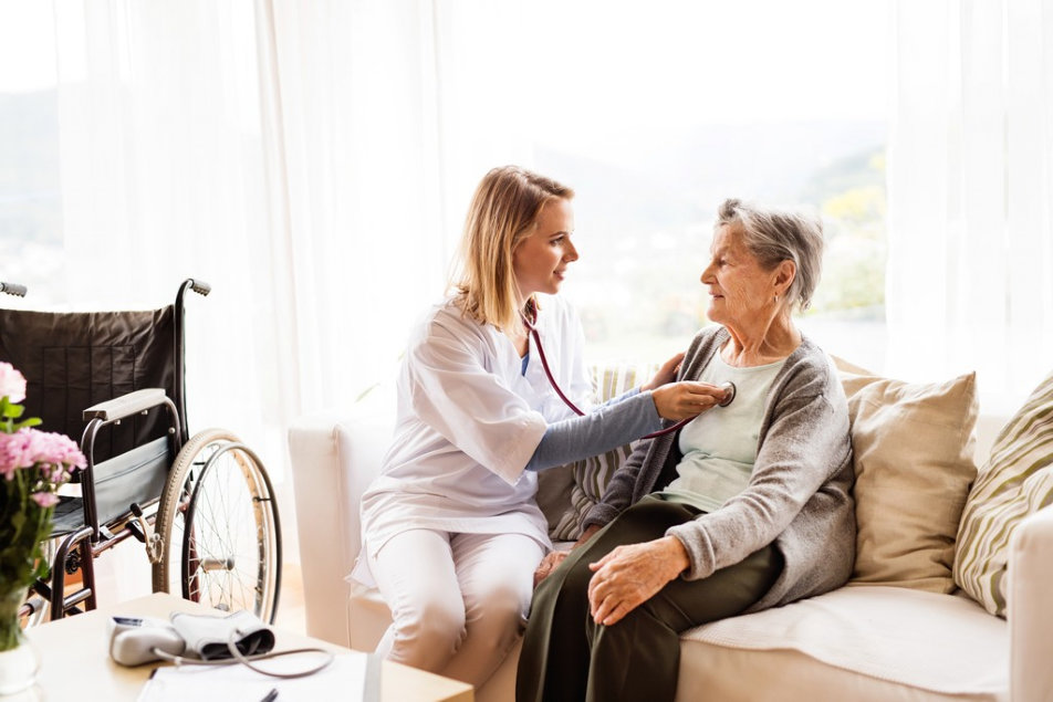 what-are-the-benefits-of-having-a-visiting-home-nurse